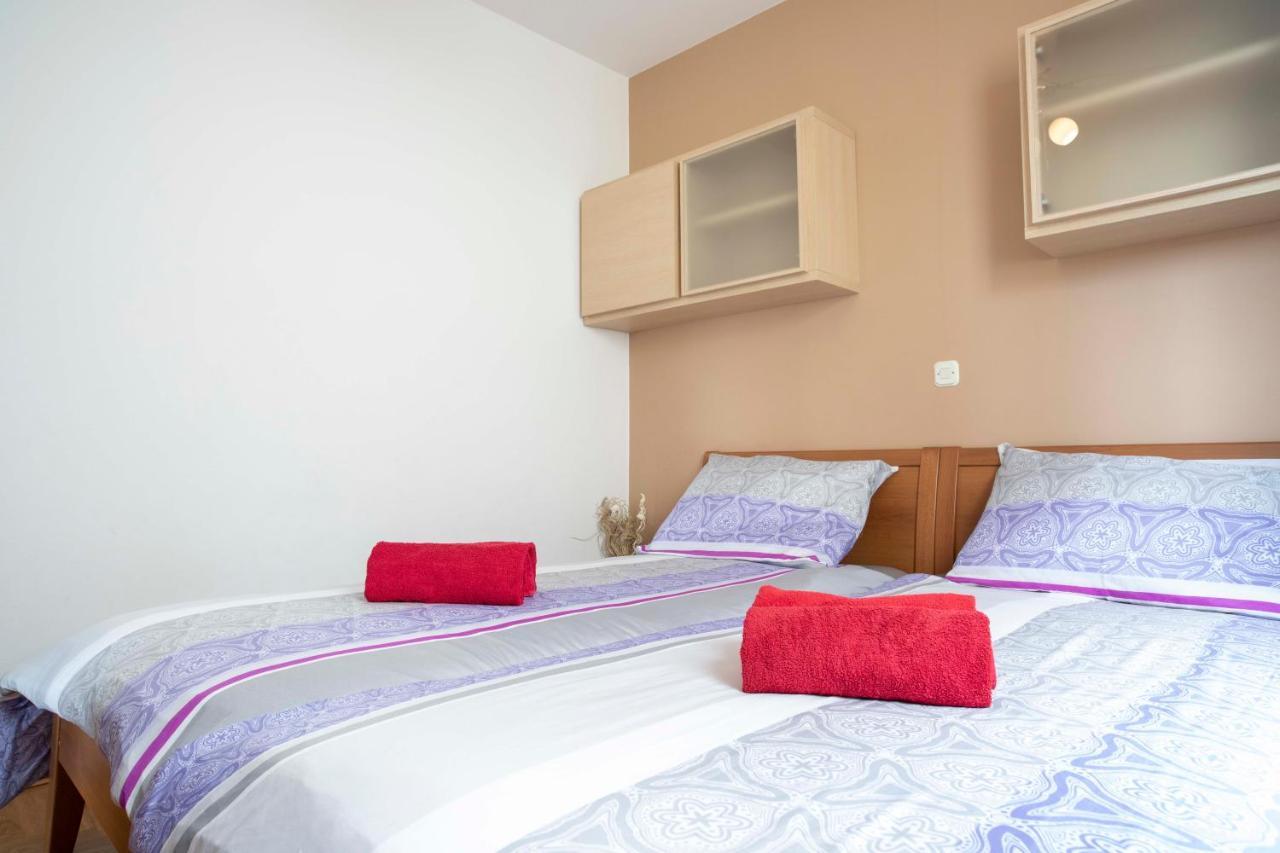 Apartman Adriatic Sea Promajna Ngoại thất bức ảnh