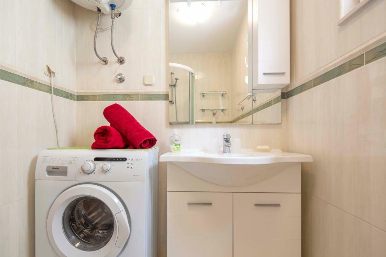 Apartman Adriatic Sea Promajna Ngoại thất bức ảnh